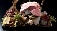 ■前菜4種
■季節のスープ
■国産伊勢海老の鉄板焼き（半身）
■お口直し
■サラダ
■焼き野菜
■松阪牛シャトーブリアン 80g
■ライス or ガーリックライス
■自家製こだわりのデザート