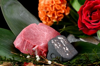 赤身と脂の黄金比『ヒレ　100g』