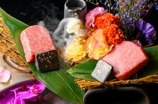 食べ比べコースに霜降り肉が新登場！更に飲み放題がついて13500円の価値あるお得なコースです。