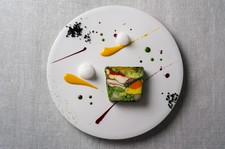 お客様ご自身でコースを作るプリフィクスコースです。
8種類のテリーヌからお好きなものをお選び頂けます。