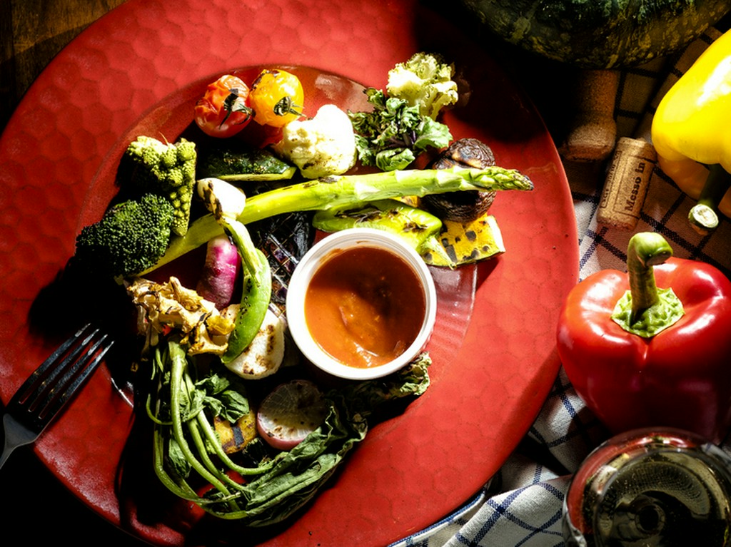 彩り野菜のグリル盛り合わせ　焦しにんにくソース