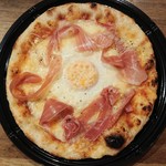 （トマトソース、3種サラミ、半熟卵）