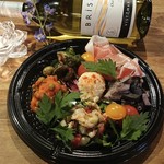 本日のシェフおすすめの前菜を盛り合わせました！
※仕込み状況により、入る種類が異なりますので、メニューのご指定はできかねます。ご了承ください。