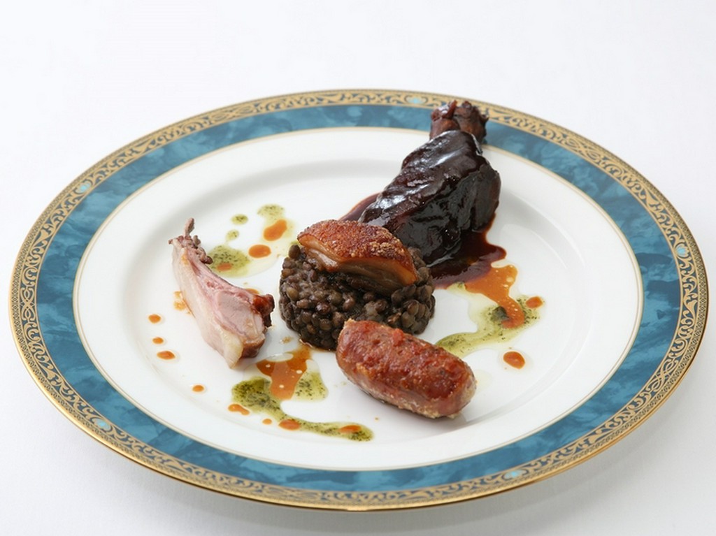 部位ごとの旨みを堪能『子豚の盛り合わせ～色々な調理法で～』