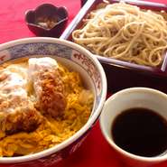 創業以来不動の人気ナンバー１！やぶそば伝統の味！
（温・冷選べます）