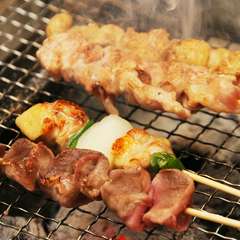 鮮度の良い、国産鶏肉を炭火で焼き上げてお出ししてます♪