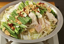 海鮮チゲ鍋、薄切りポーク味噌とんこつ鍋、海鮮味噌バター鍋の3種から選べる鍋コース