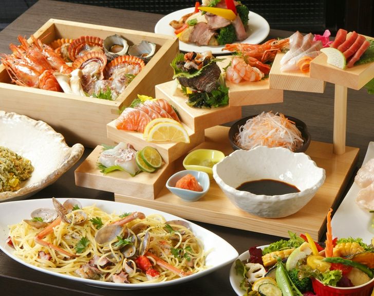 贅沢な海鮮せいろ蒸しや四万十鶏のチーズ焼き・ローストビーフなどが味わえる各種ご宴会に喜ばれるコース!