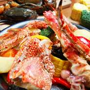 ◆レギュラーコンボ　1名様分　・ズワイガニ　100g・有頭海老　2尾・ベーコン　50g・イイダコ　2尾・ムール貝　4個・渡り蟹　100g・野菜：ジャガイモ、パプリカ、ブロッコリー、とうもろこし