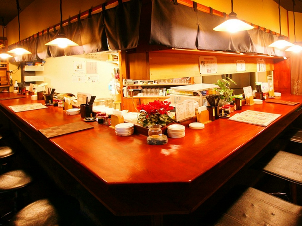 一人でも入りやすい家庭的な雰囲気。おふくろの味も魅力です