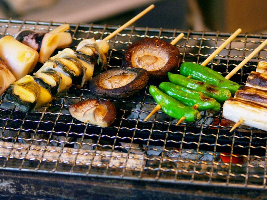 新鮮野菜の串焼きもおススメ。旬の旨みをギュッと閉じ込めます