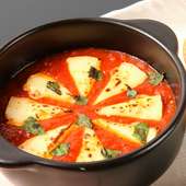イタリアンな創作料理『カマンベールとトマトのグラタン』