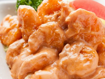 秘伝のタレが格別の美味しさ『プリプリ小海老のマヨソース焼き』