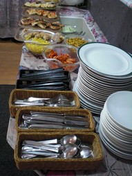 ■カレーセット（ナン・ライス・サラダ食べ放題）