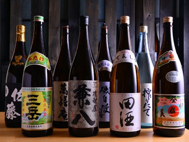 新しい出会いが期待できる、常時30種類以上の焼酎の品揃えです