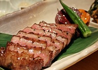 King of 牛たん！
牛たん根元の希少部位。霜降りのとろける食感をぜひ！