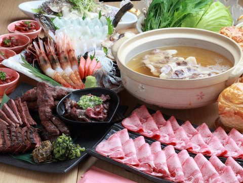 炭烤菜肴 / 时令刺身 / 牛舌涮涮锅 ◆ 7000日元套餐 [加500日元即可享用生啤和正宗烧酒！]