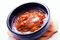 牛肉のエキスがカレー風味を際立てる！温玉入り　850円