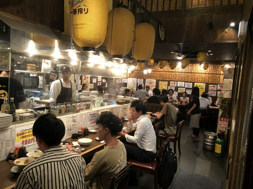 オープンな雰囲気だから、1人でも気軽に立ち寄れます