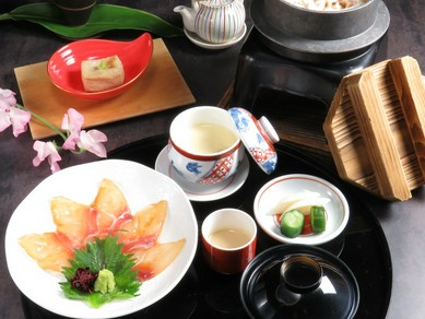 落ち着いた大人の雰囲気で二人の時間を