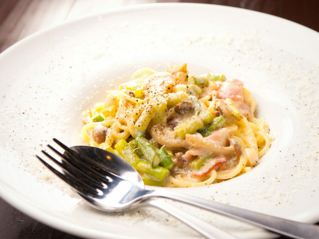 こだわりの生パスタ麺使用　もちもち食感が大人気！