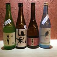 その時々に作られる日本酒を、信頼おける酒屋さんから厳選仕入れ。