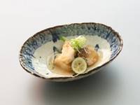 今回の旬菜皿は鮟鱇を揚出餡掛に。鮟鱇のふっくらとした身と優しい餡は日本酒との相性も抜群です。
