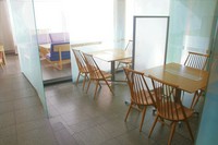 ※ランチタイムはオープンな空間で営業しております。