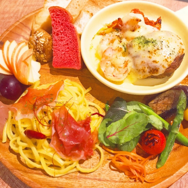 ハーフラクレット＆生パスタと季節野菜のグリル