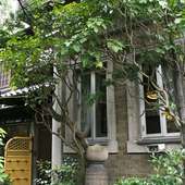 昭和初期の家屋をそのまま使った趣あふれる空間で寛げます
