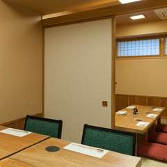 上品な個室やテーブル席も。大切な接待シーンを和食で演出