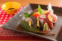 とれたての旬の鮮魚を。鮮度に自信あり『本日の水揚げ　お刺身』