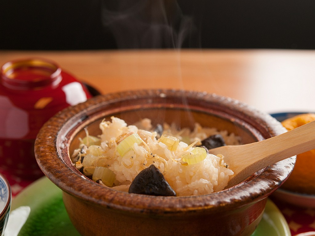 季節の炊き込みご飯