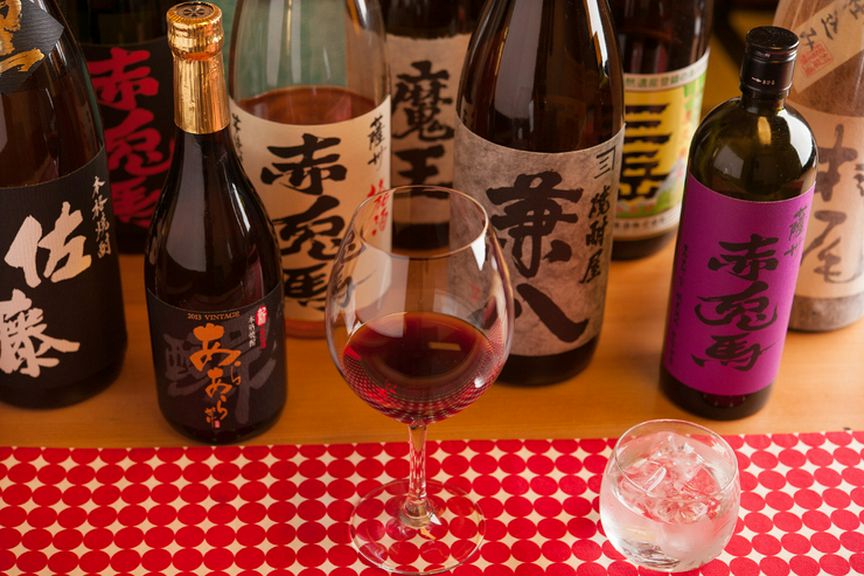 焼酎やワインも充実の品ぞろえ。料理に合わせて楽しめます