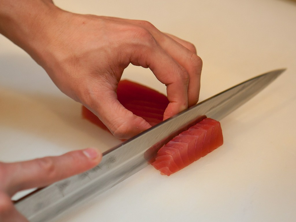 盛り付けで季節感を表現。彩り鮮やかに見た目も美しく盛りつける