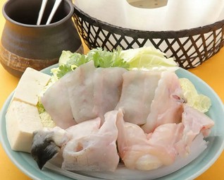 ピリ辛のタレで、ダイナミックに味わう『ぶつ刺身』
