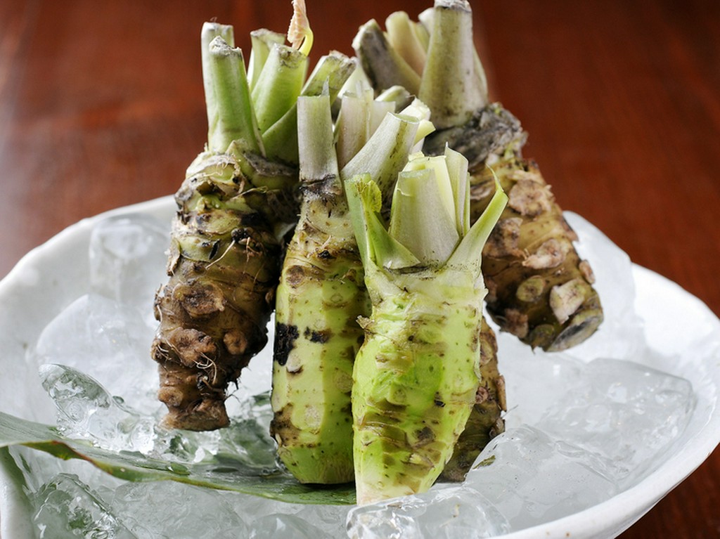 お刺身の薬味や、料理のアクセントに絶品の生わさび