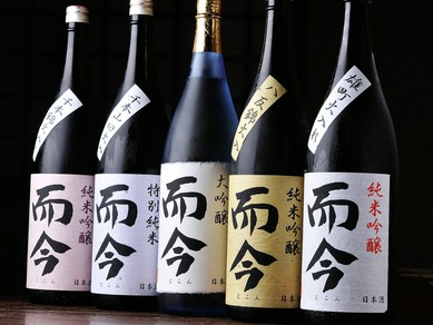 常時30〜40種ほどの日本酒が置かれています