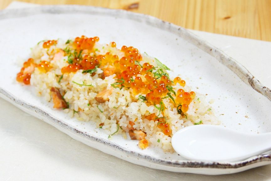 プチプチとした食感がたまらない『いくらと青じその和風焼飯』