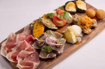 南イタリア　おまかせ前菜の8種の盛り合わせ