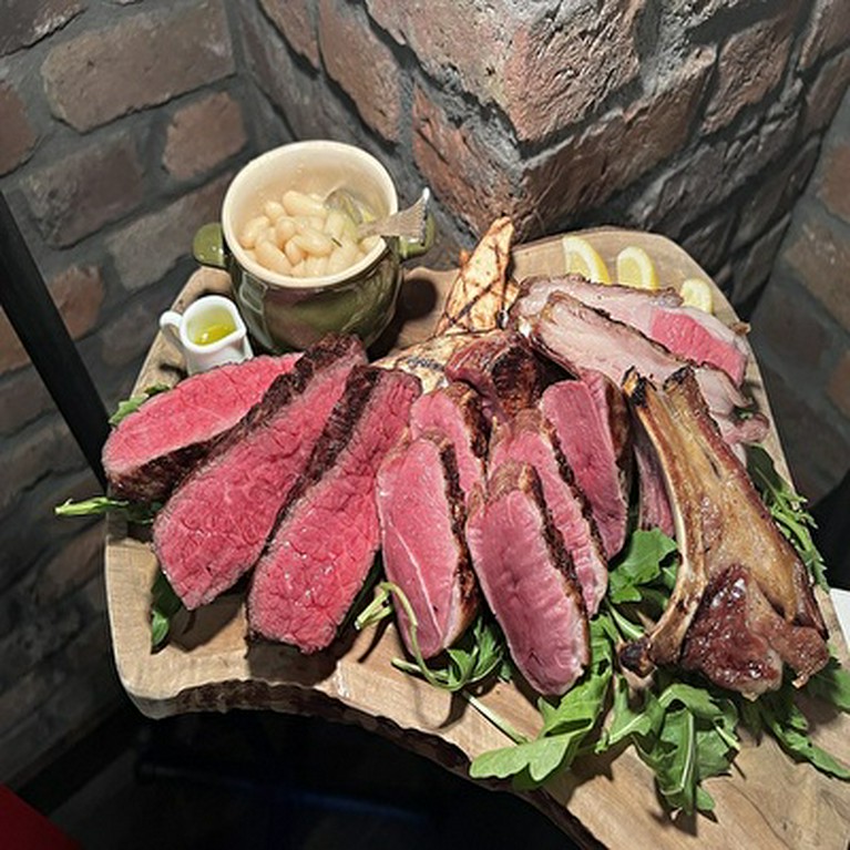 お肉の炭火焼