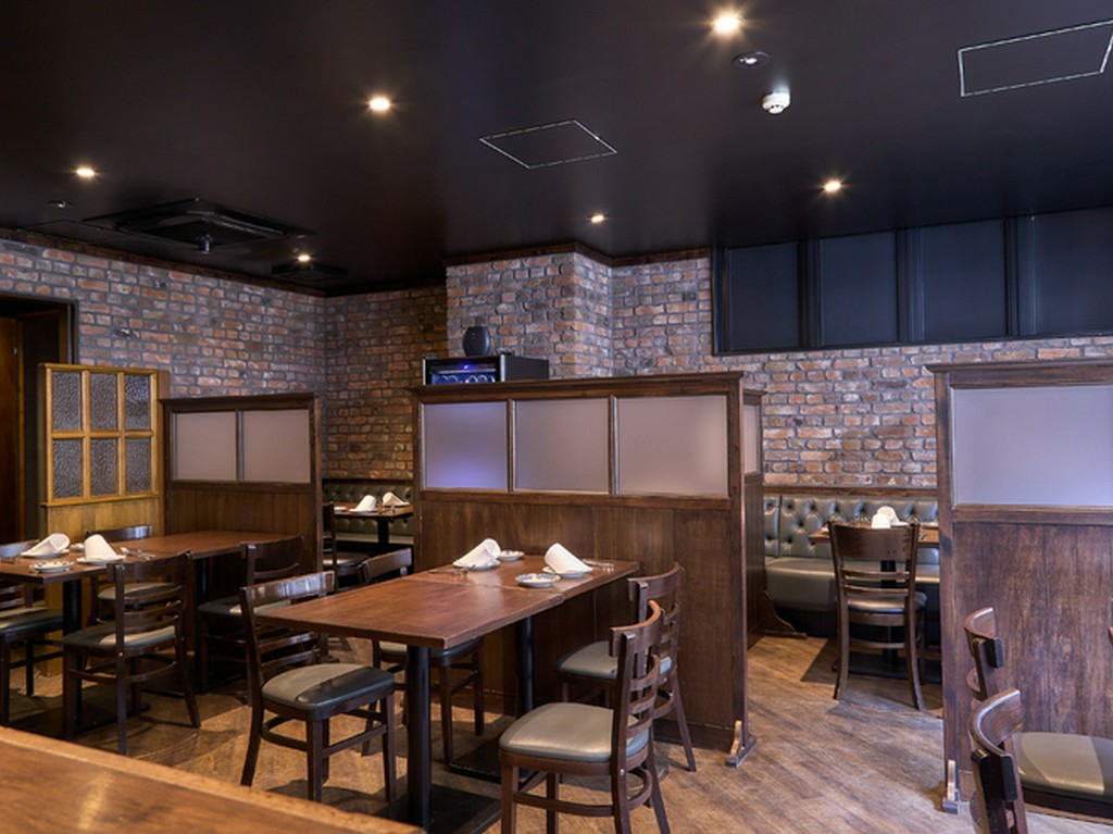 本場の確かな味を、居心地の良い空間で楽しめる