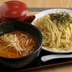お店自慢の『つけ麺』はもっちりとした麺と濃い目のスープが特徴