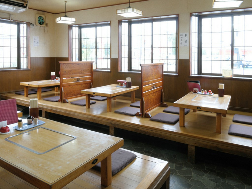 小さなお子様連れにも安心。お座敷席でゆっくりとくつろげます