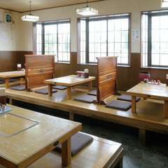 小さなお子様連れにも安心。お座敷席でゆっくりとくつろげます