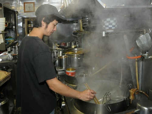 老舗のこだわりと新しい工夫で、美味しい料理を提供