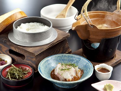 鯛の甘みと旨みが存分に味わえる『鯛茶漬け』