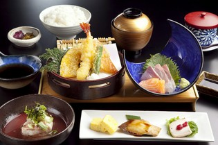ボリューム満点！　刺身や煮物、揚げ物など楽しめる『北崎定食』