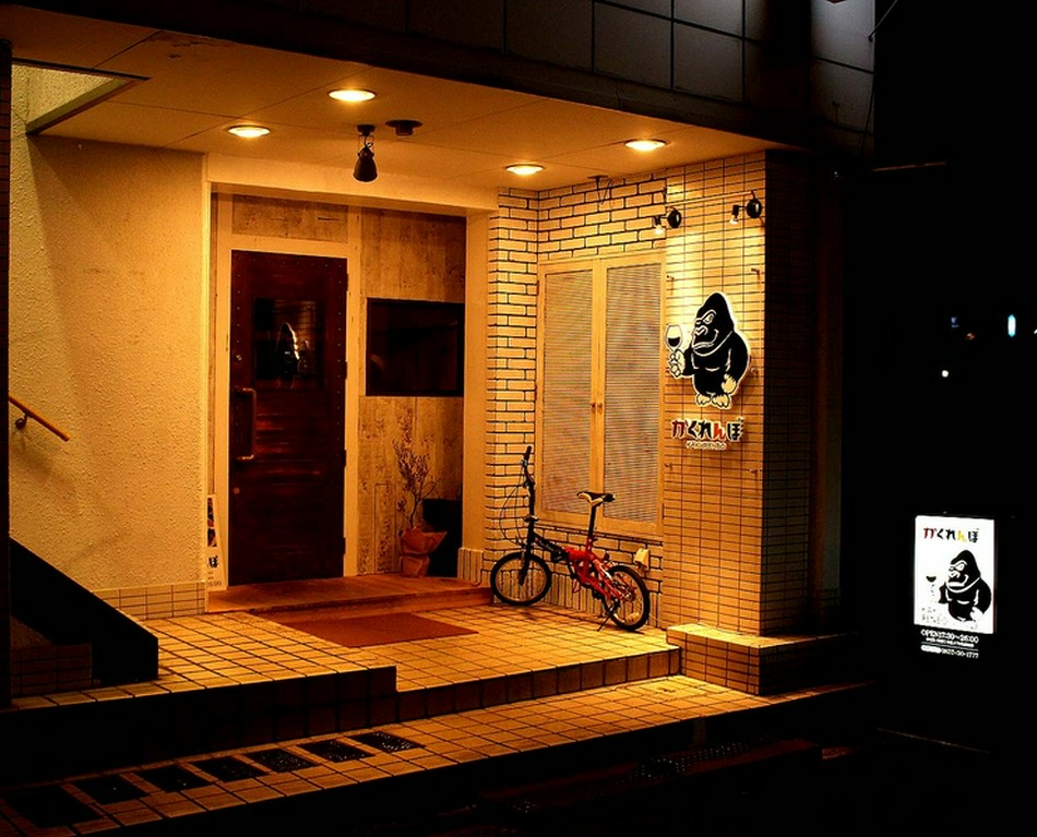 利用者を迎え入れる店舗入り口の雰囲気