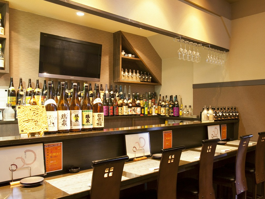 お酒のメインは焼酎。40種類以上の焼酎をそろえています